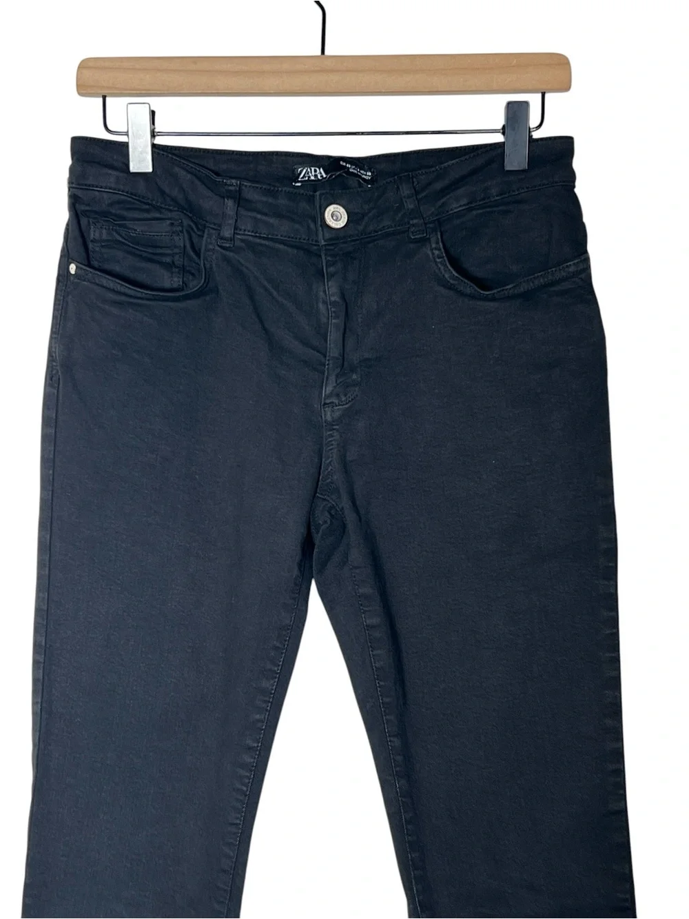 Zara black skinny leg jeans size 8 B102